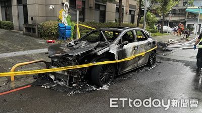 欠公司3萬!新北男放火燒了老闆百萬LEXUS 還留現場看戲