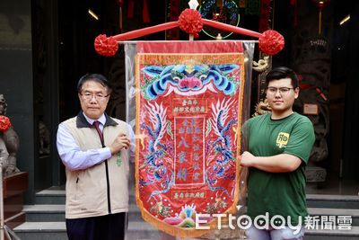 傳承120年全台白龍庵如性慈敬堂八家將 黃偉哲親頒文資登錄證書