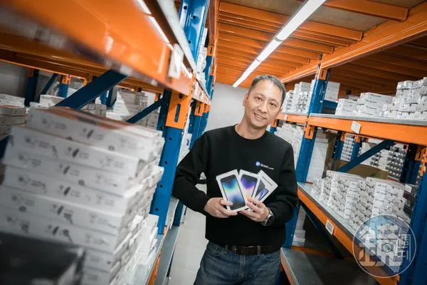 創宇通訊總經理莊涵凱在手機產業一待27年，從跑單幫少年身變身二手手機霸主，是全台最大二手手機商。