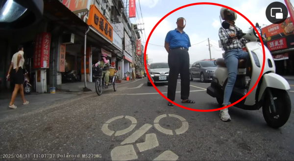 ▲▼ 高雄「聞髮怪男」又出現了！逼近女騎士險得逞。（圖／翻攝FB社團「大寮543（大寮、林園、鳳山）」