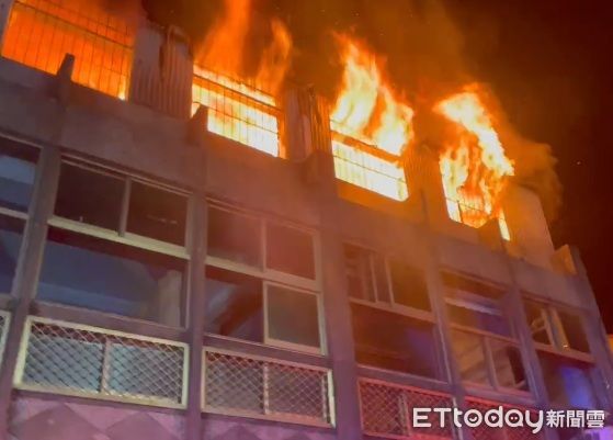 ▲苗栗市婦人炸豬油引發噴濺，高溫熱油燙傷自己四肢、皮開肉綻；另外，公館鄉透天厝火警，火舌四竄             。（圖／記者楊永盛翻攝）