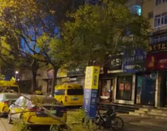 ▲▼北京現14級大風。（圖／翻攝自微博）