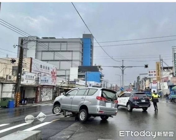 ▲▼彰化短短２小時３車騎上庇護島。（圖／記者唐詠絮翻攝）