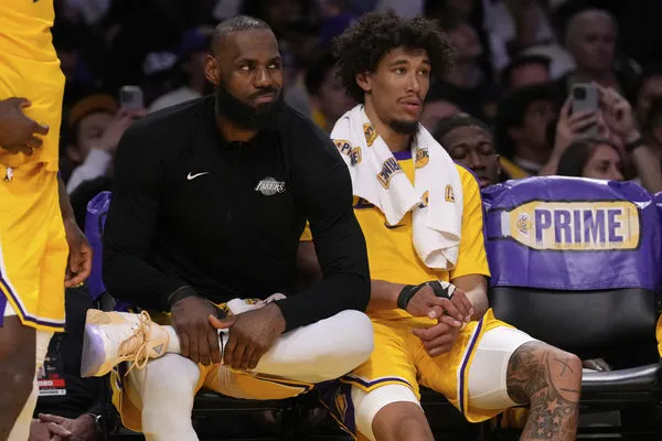 ▲▼湖人詹姆斯、里夫斯。（圖／達志影像／美聯社）