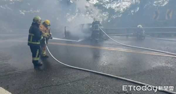 ▲▼    宜蘭台九丁火燒車        。（圖／記者游芳男翻攝）
