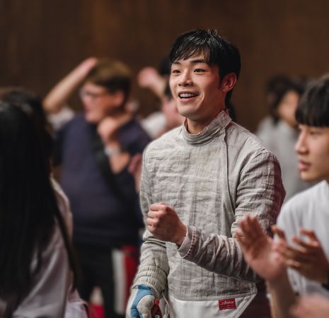 ▲《刺心切骨》牧森飾演擊劍隊隊員。（圖／周子娛樂提供）