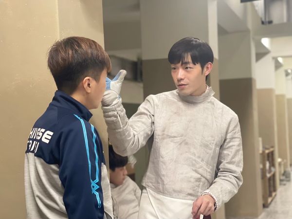 ▲《刺心切骨》牧森飾演擊劍隊隊員。（圖／周子娛樂提供）