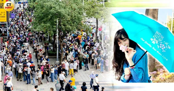 中鋼2023年發股東會紀念品「傘Ｑ（Thank you）」時，讓股民大排長龍。（圖／中鋼提供、報系資料照）