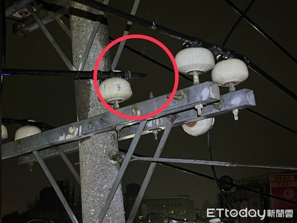 ▲豪雨高壓電線。（圖／記者許宥孺翻攝）