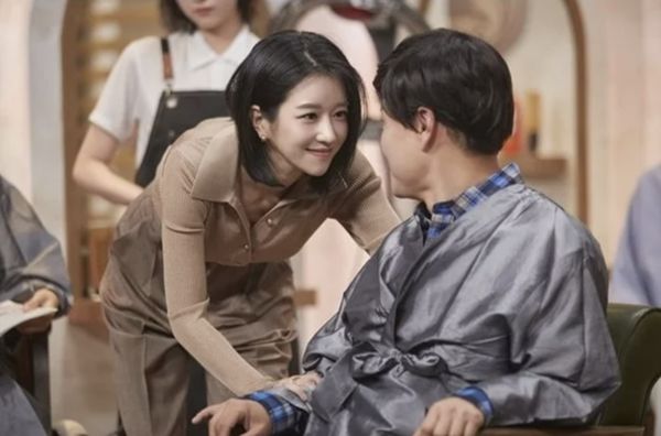 ▲▼徐睿知甩風波自虧：我來情勒大家～　申東燁毒舌回「對啦！妳的特長」。（圖／翻攝自《SNL KOREA 7》）