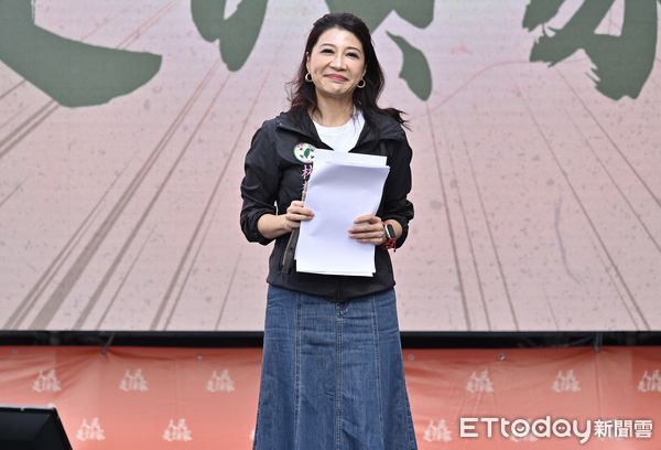 ▲民進黨人民是頭家政策宣講會台北場，主持人林楚茵。（圖／記者李毓康攝）