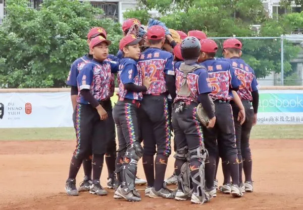 ▲紅葉相隔12年再爭冠、東園國小挑戰隊史首冠。（圖／學生棒聯提供）
