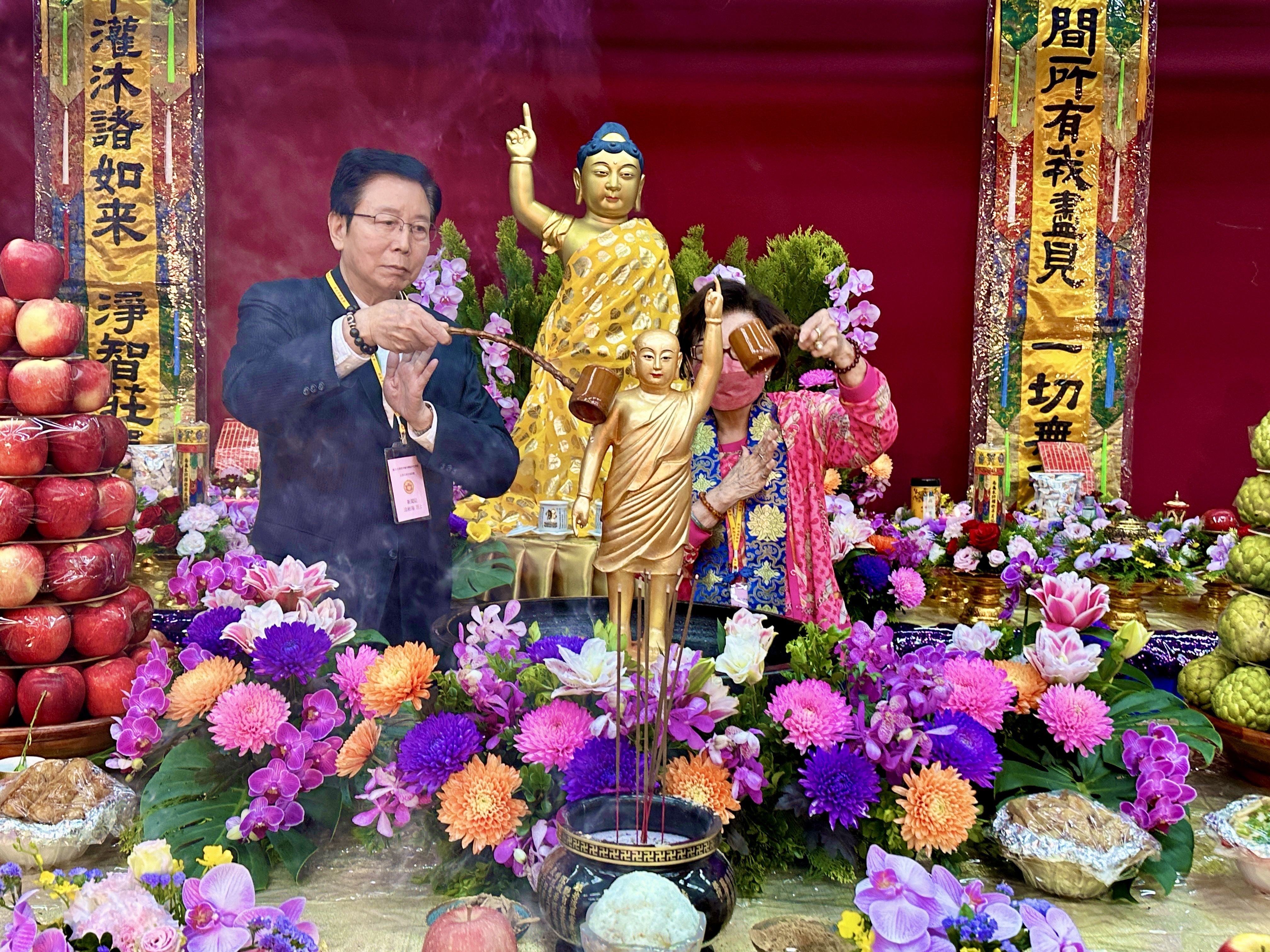 ▲新北浴佛慶佛誕！千人共沐香湯祈祥和。（圖／新北市佛教會提供）