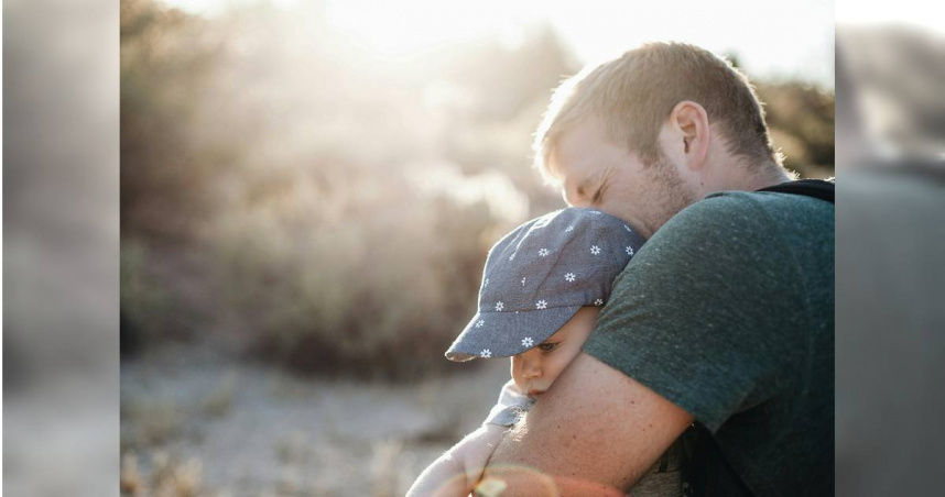 新加坡一名男子離婚6年才知道被前妻戴綠帽，原來長子非親生。（示意圖／Pexels）