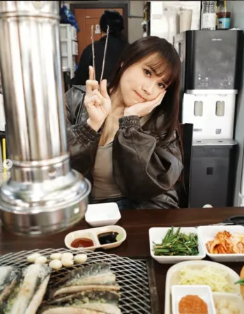 ▲黃小愛2024年瘦身大成功，引起討論。（圖／翻攝自黃小愛、張藝Instagram、Threads）