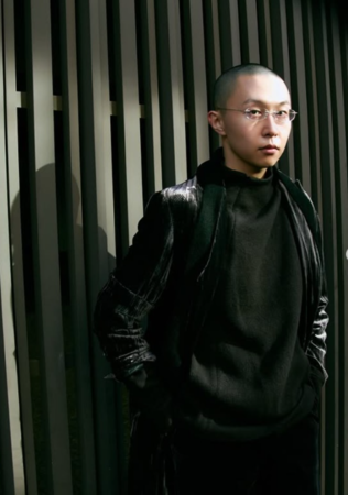 ▲黃小愛2024年瘦身大成功，引起討論。（圖／翻攝自黃小愛、張藝Instagram、Threads）