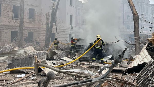 ▲俄軍棕枝主日襲擊烏克蘭蘇梅市，造成32死99傷。（圖／翻攝自澤倫斯基X）