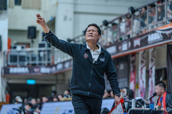 ▲鋼鐵人即便有本季超級洋將艾賽亞，依舊寫下2勝22敗聯盟史上最慘戰績、鋼鐵人邱大宗。（圖／PLG提供）