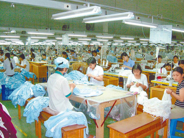 成衣廠聚陽高度仰賴美國市場，且重要產地在越南。（圖／報系資料照）