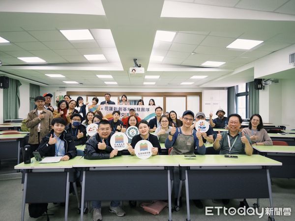 ▲花蓮新創基地進駐團隊跨縣市參訪台北老字號製油廠，取經品牌轉型心法。（圖／花蓮縣政府提供，下同）