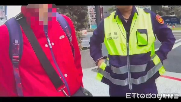 ▲警方逮捕隨機攻擊機車騎士的朱姓男子，發現他已非初犯且遭到地檢署通緝。（圖／記者張君豪翻攝）