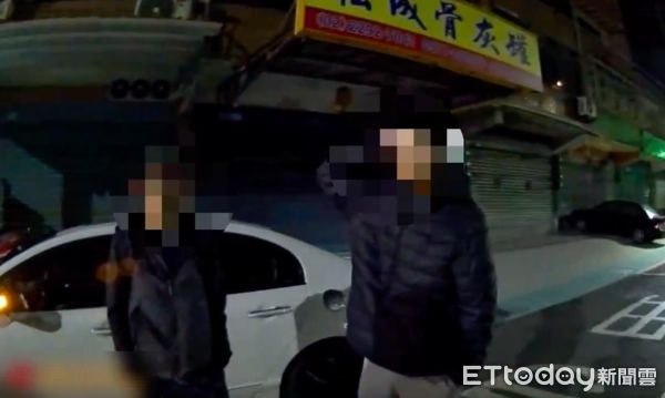 ▲▼警方循線逮捕張男等3人，起獲犯案用西瓜刀及開山刀             。（圖／記者陳以昇翻攝）