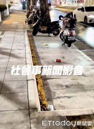 ▲▼高雄黃線臨停彎成陷阱！誤當停車格遭拖吊　一整排車主慘噴新台幣。（圖／記者賴文萱翻攝）