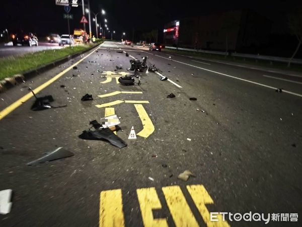 ▲台1線306公里台南市官田段4月12日晚上發生1起肇事逃逸死亡車禍，造成1名女移工死亡，另2名移工受傷，涉嫌肇事逃逸的25歲吳姓男子向警方投案。（圖／記者林東良翻攝，下同）