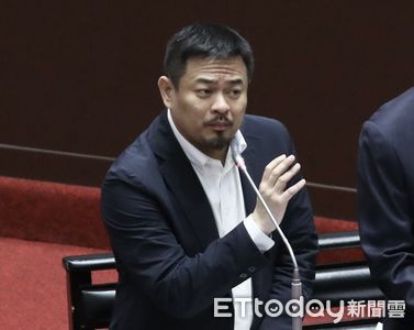 勞動部191分鐘送75件解凍案 黃揚明:早備妥只等一聲令下發出?