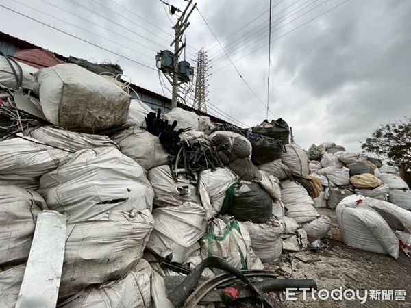 ▲違法堆置廢棄物上萬噸，打包成太空包佯裝貨物出口東南亞等地牟利。（圖／桃園地檢署提供、下同）