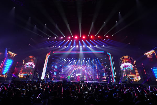 ▲▼由文化總會製作之除夕特別節目《WE ARE 我們的除夕夜》，今（14）獲國際獎項鍍金肯定，2025年繆思創意獎（MUSE Creative Awards）中，《WE ARE》於「活動：演唱會」此分類，奪得最高榮譽鉑金獎（Platinum）獎。（圖／文化總會提供）