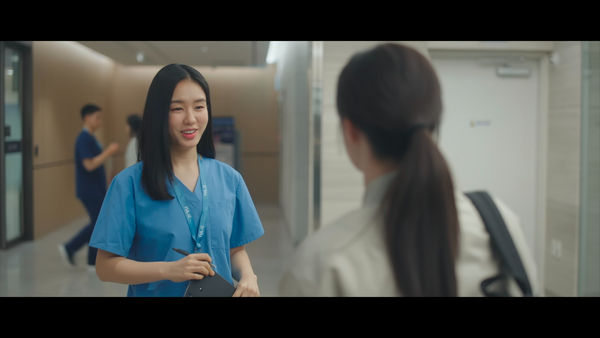 ▲▼《機智醫生》4年後圓滿了！秋敏荷新婚「院內撒嬌」甜喊：老公我更愛你～。（圖／翻攝自Netflix）