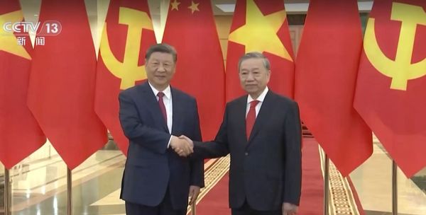 ▲▼ 越南總理范明政、越南國會主席陳青敏、中國國防部長董軍     。（圖／翻攝 央視）