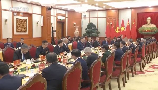 ▲▼ 越南總理范明政、越南國會主席陳青敏、中國國防部長董軍     。（圖／翻攝 央視）