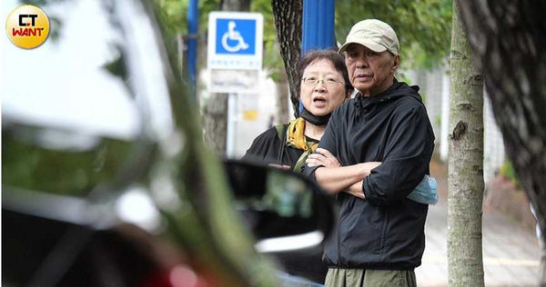 娛樂報報／侯孝賢患失智症2年近況曝光　生日兒陪散步度過父子溫馨時光