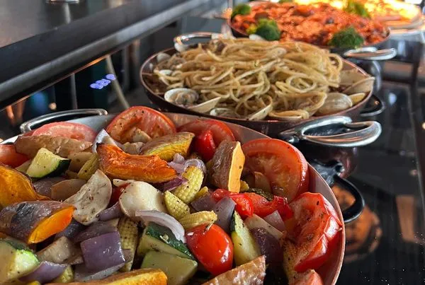 ▲隨意鳥地方內湖店推早午餐吃到飽　4月底前「2人同行第2位半價」。（圖／取自Da Antonio by 隨意鳥地方 內湖花市店臉書）