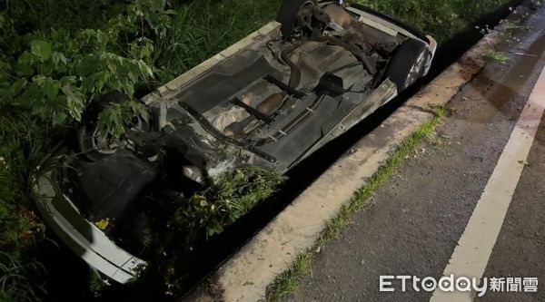 ▲雲林翻車事件，媽媽載2名幼童去安親班接大女兒，途中發生事故。（圖／記者游瓊華翻攝，下同）