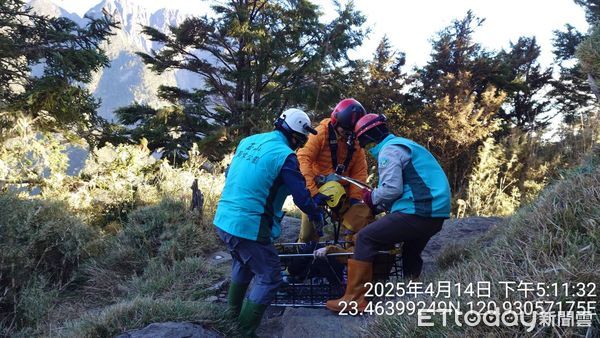 ▲▼嘉義縣阿里山鄉玉山登山步道6.8公里處，昨(14)日下午發生一起登山意外 。（圖／記者翁伊森翻攝）