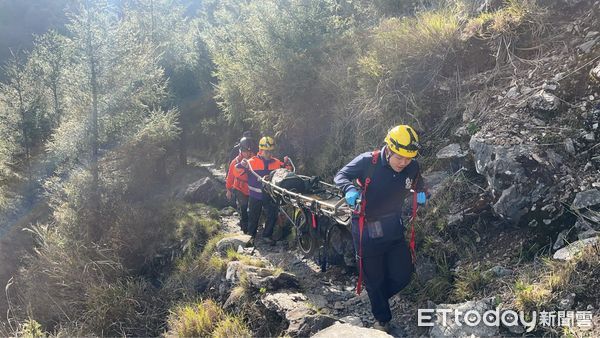 ▲▼嘉義縣阿里山鄉玉山登山步道6.8公里處，昨(14)日下午發生一起登山意外 。（圖／記者翁伊森翻攝）