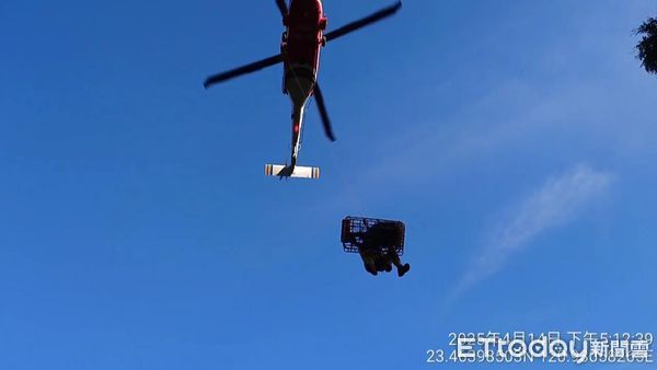 ▲▼嘉義縣阿里山鄉玉山登山步道6.8公里處，昨(14)日下午發生一起登山意外 。（圖／記者翁伊森翻攝）