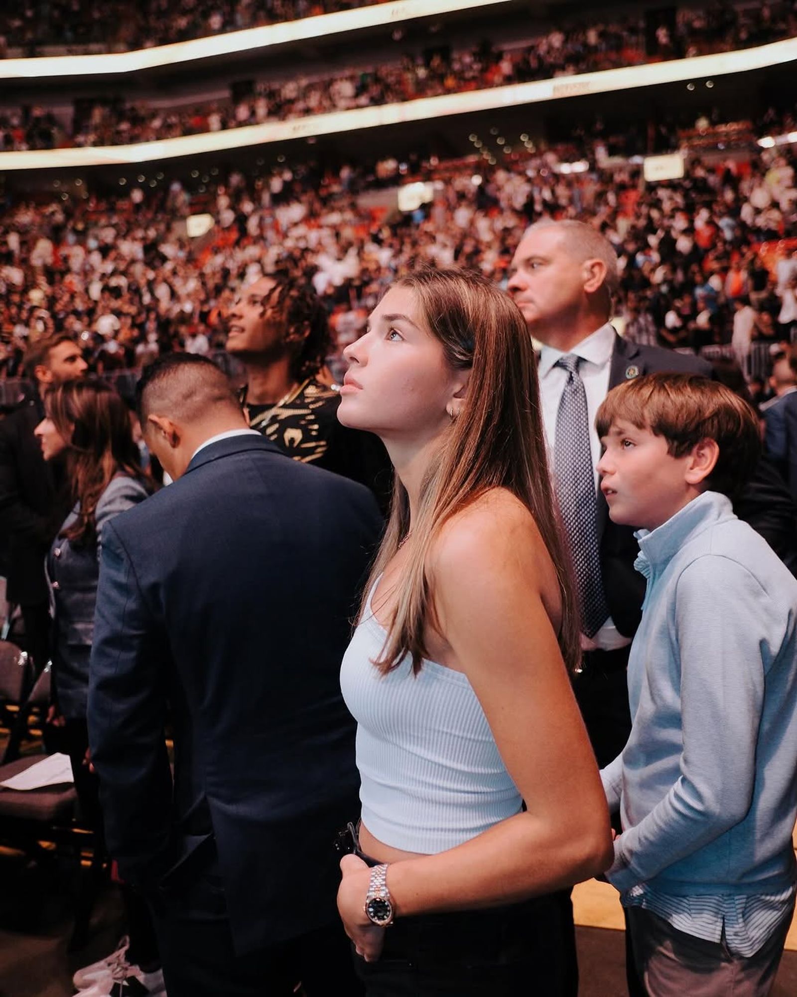 川普邊打貿易戰、邊看格鬥夜歡　17歲孫女作陪星味爆棚