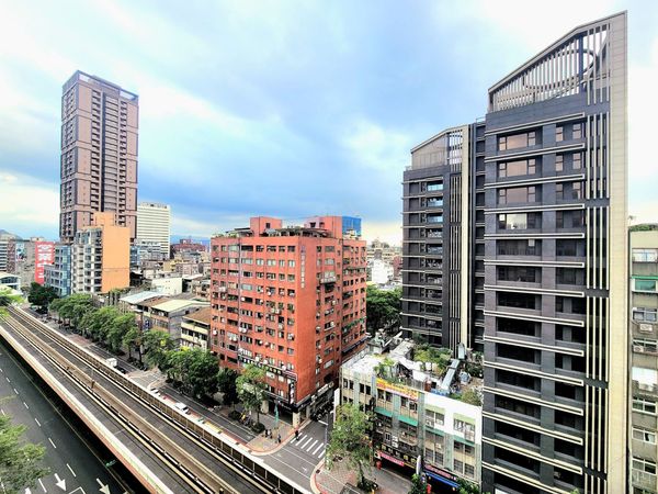 網紅開箱豪宅建案傳詐騙？「團購6折買房」話術誘富商、醫師上當（圖／永慶房產集團提供）