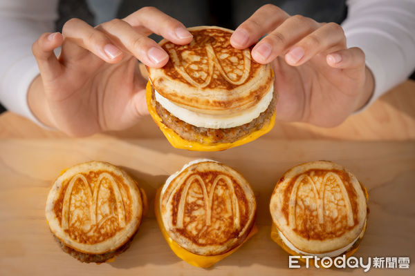 ▲麥當勞厚鬆餅堡4／23日開賣。（圖／麥當勞提供）