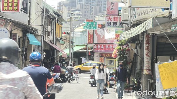 ▲▼西屯區,光明路,老破小,菜市場             。（圖／記者陳筱惠攝）