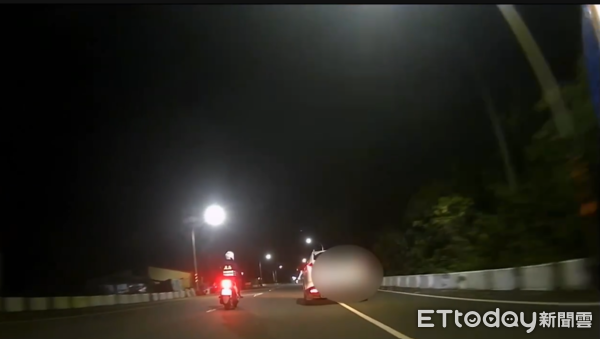 ▲枋寮警分局追緝枋寮鄉三民路闖紅燈自小客車             。（圖／記者陳崑福翻攝）