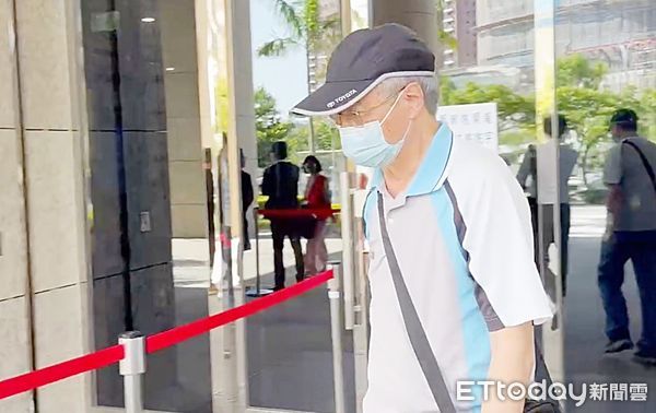 ▲前海基會董事長鄭文燦涉貪案，前台塑總管理處執行副總侯水文今開庭後不發一語步出法院。（圖／記者沈繼昌攝）