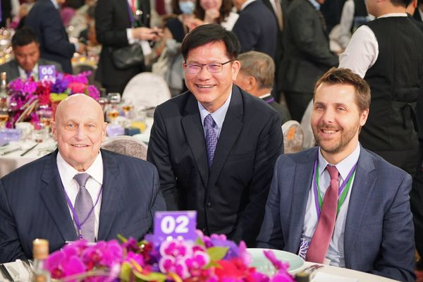 ▲▼外交部長林佳龍哀悼美國前副國務卿阿米塔吉。（圖／翻攝自Facebook／林佳龍）