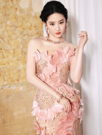 ▲劉亦菲因中美貿易戰，成為輿論攻擊對象。（圖／翻攝自劉亦菲Instagram）