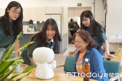 全台首創!六大AI創新技術導入照護場域 靜安健康日照生活館進駐南港