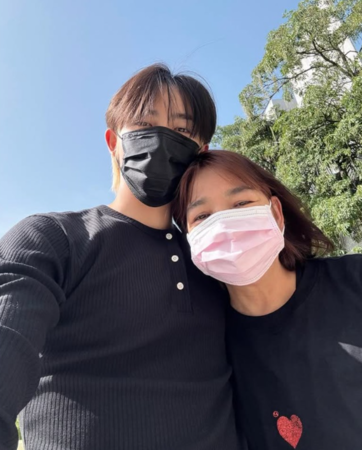 ▲黃宏軒透露母親確診大腸癌末期的消息。（圖／翻攝自黃宏軒Instagram）